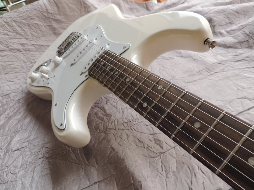 Elguitar, andet mærke Strat White