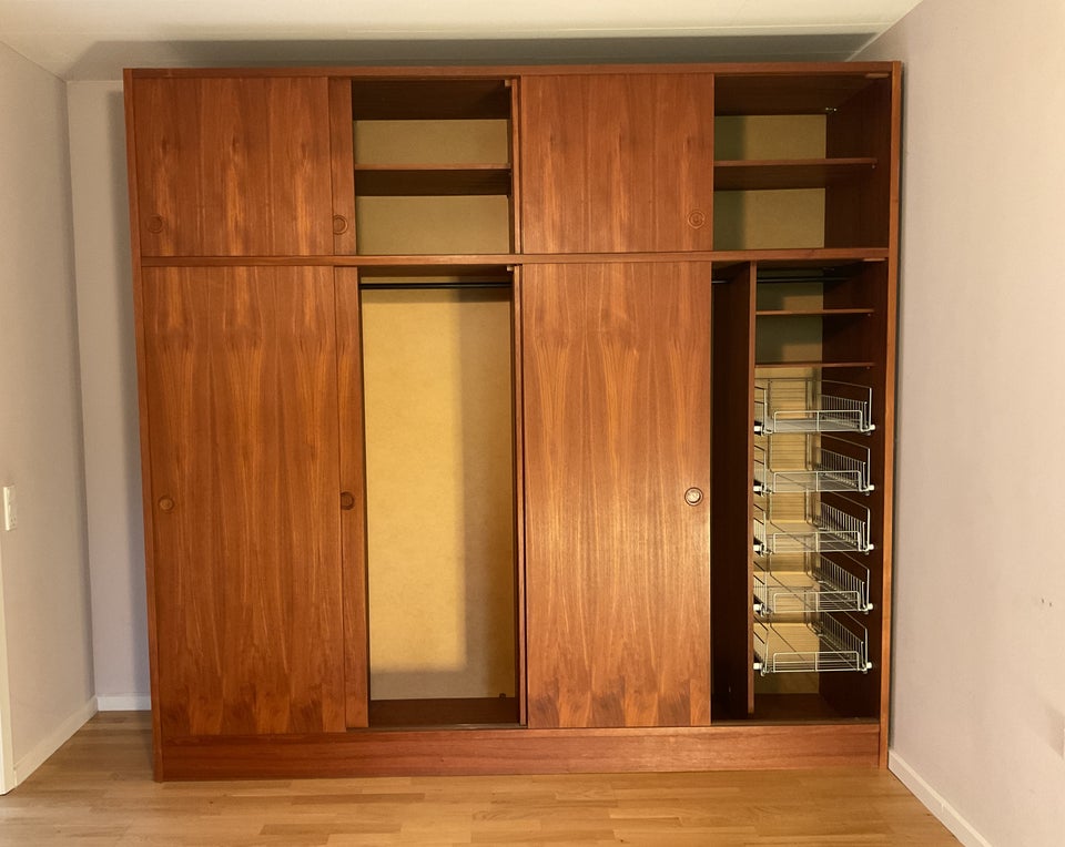 Garderobeskab, Teak, b: 239 d: 60 h: