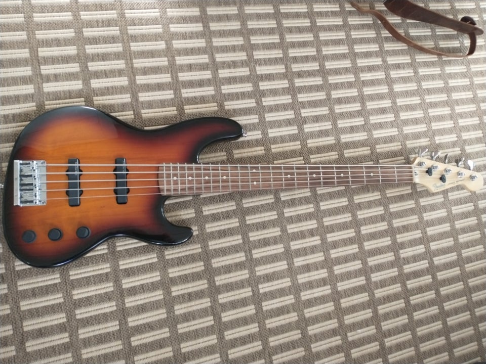 Elbas, Fender (US) Jazz Bass Plus V