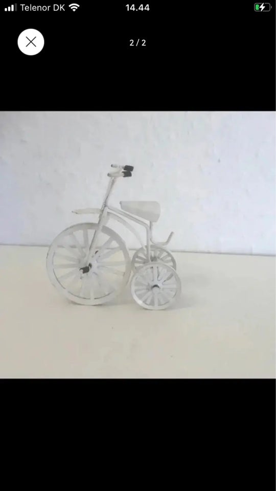 Gl 3-hjulet cykel i hvid fra 80’erne