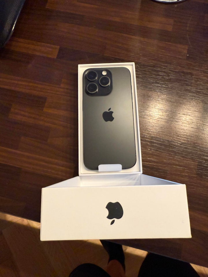 iPhone 15 Pro, 256 GB, sort