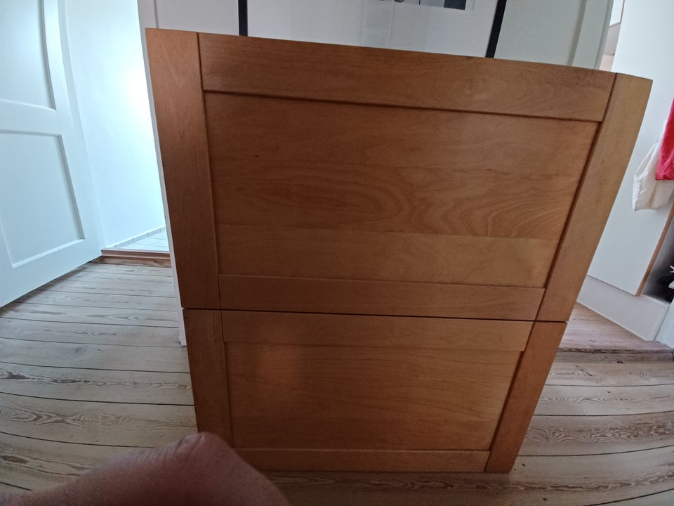 Andet skab Ikea b: 70 d: 37 h: 40