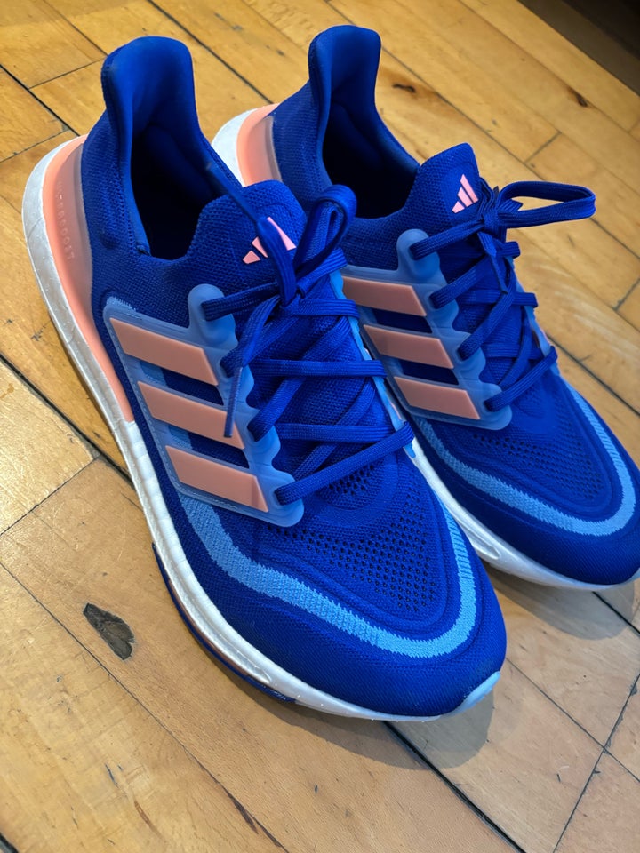 Sportssko, Adidas ultra Bost, str.