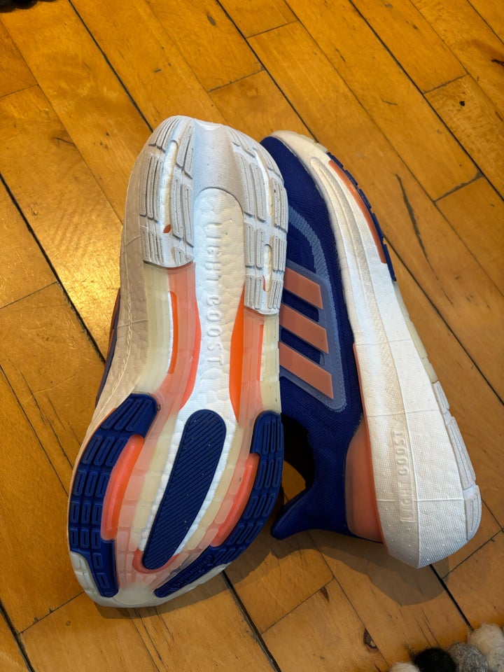 Sportssko, Adidas ultra Bost, str.