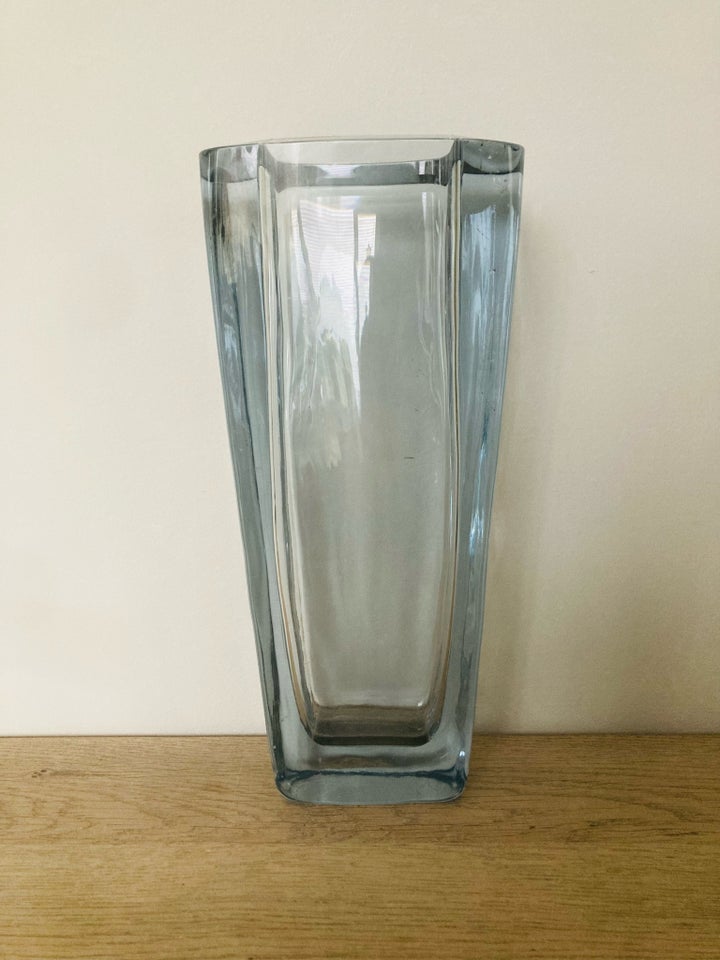 Vase, Asta Strömberg