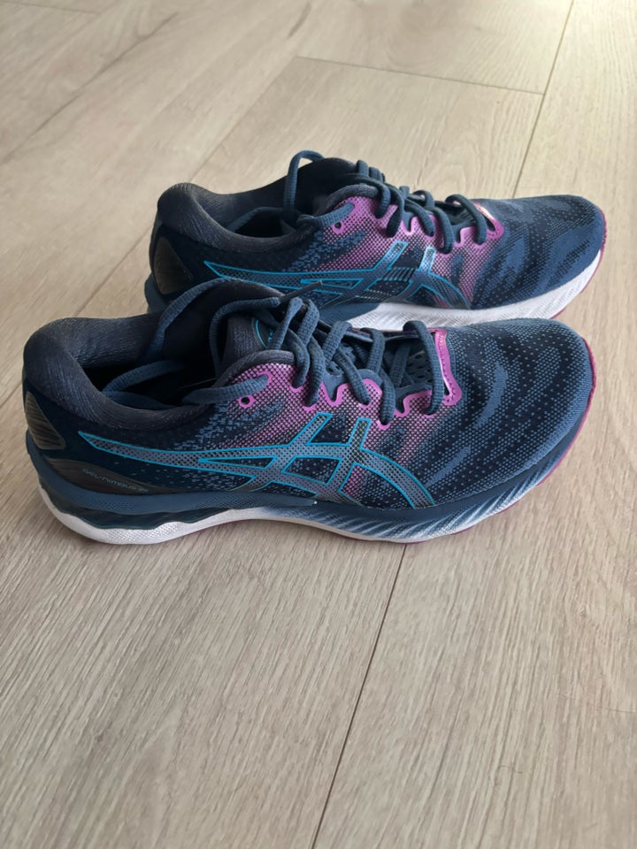 Løbesko, Løbesko , Asics