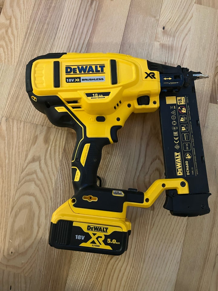 Dykkerpistol, Dewalt