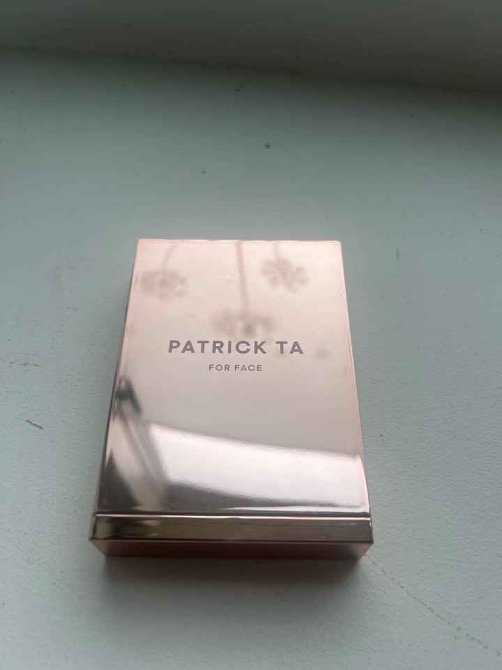 Makeup, Patrick Ta bronzer