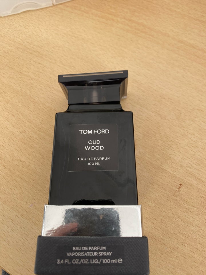 Eau de parfum Tom Ford oud wood  Tom