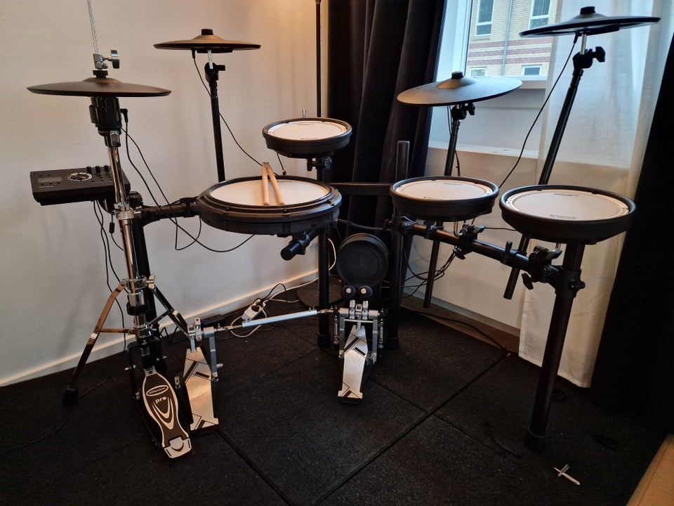 Trommesæt, Roland TD-17 KVX2