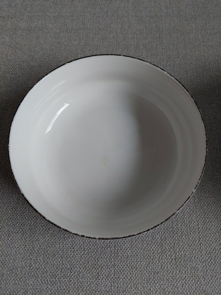 Porcelæn 2 hvide skåle atelier