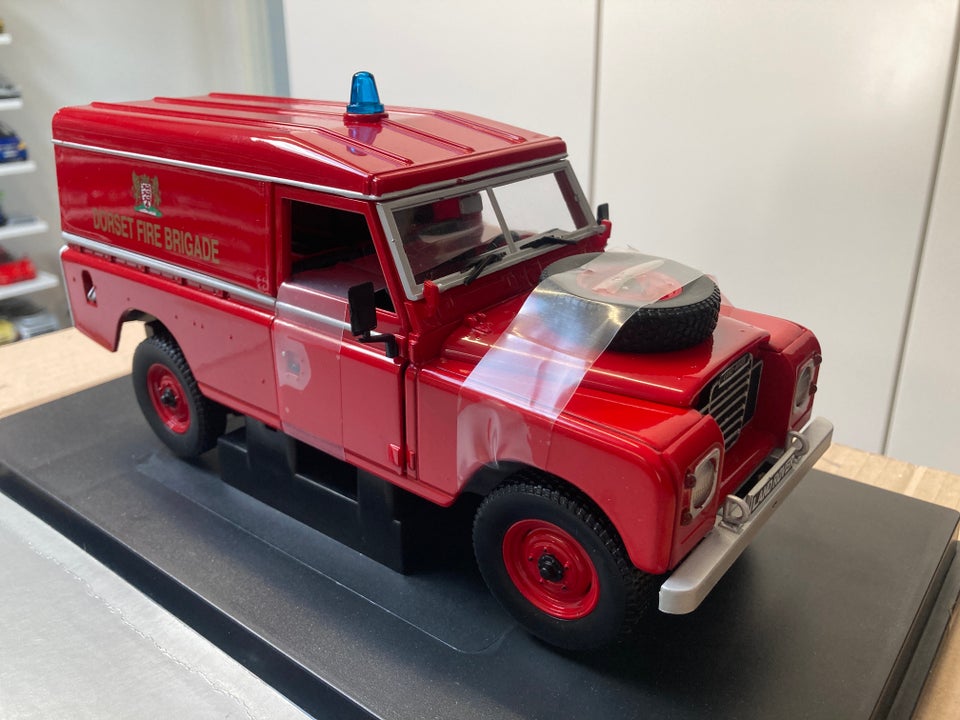 Modelbil Land Rover Serie 3 109