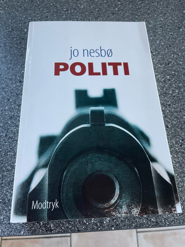 Politi, Jo nesbø, genre: krimi og