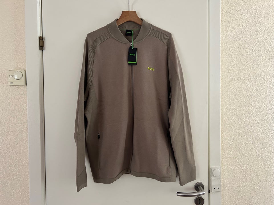 Sweatshirt Hugo Boss str XL