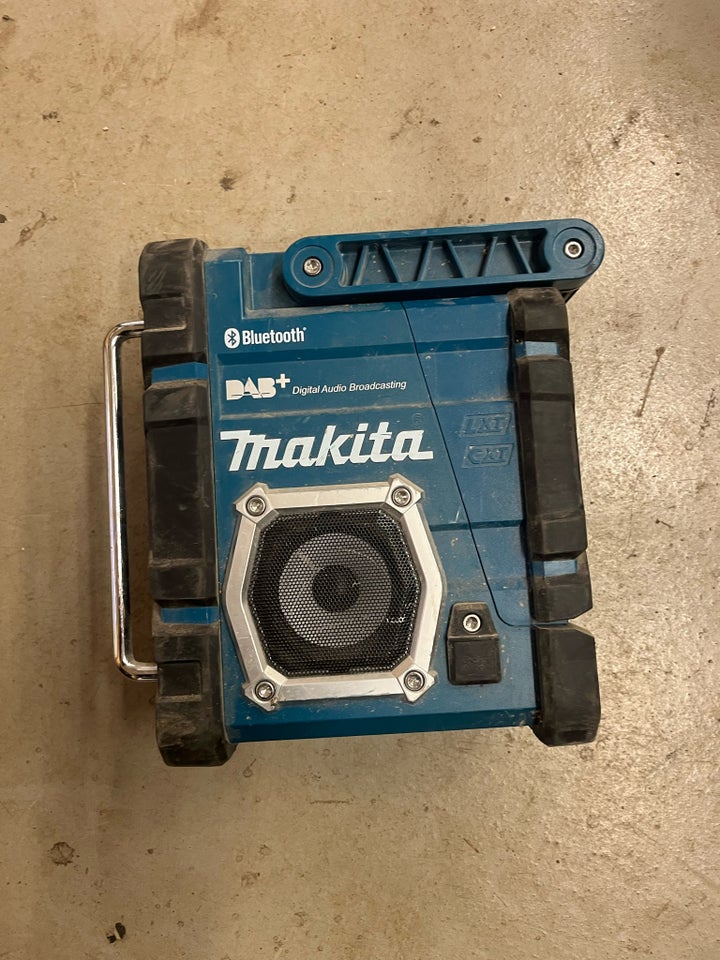 Andet elværktøj, Makita DMR112