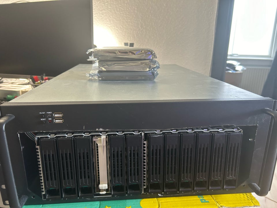 NAS, 30tb , God