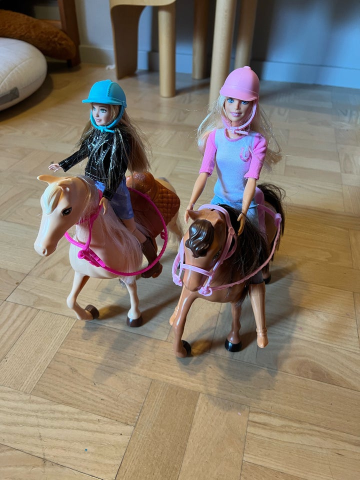 Barbie, Barbie heste med dukker