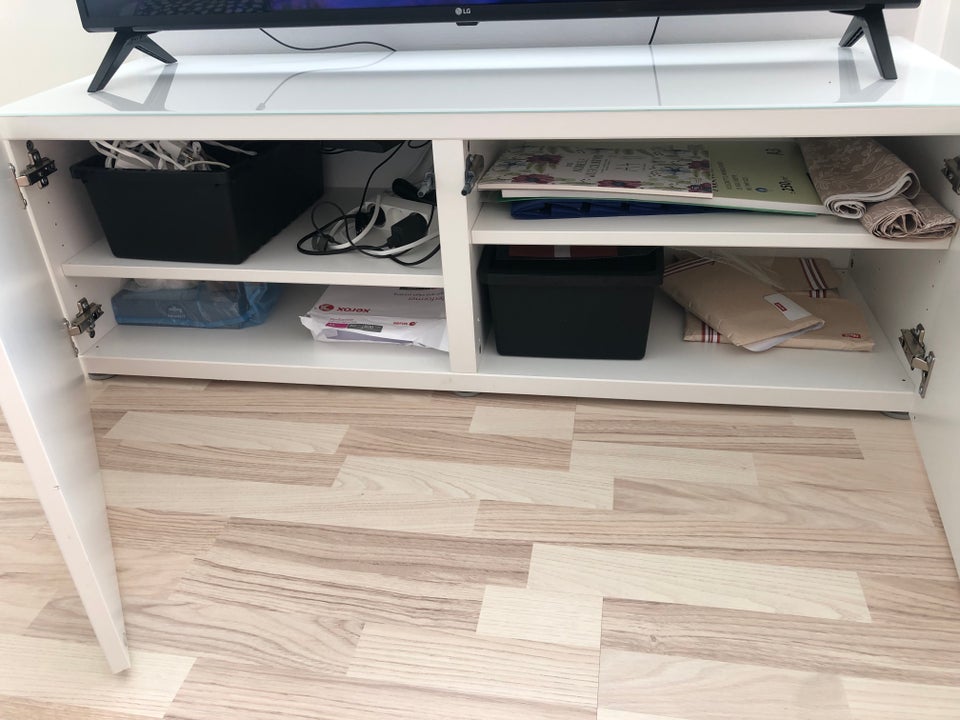 Tv bord, Ikea Bestå, b: 42 l: 120 h: 40