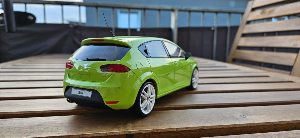 Modelbil Ottomobile Seat Leon