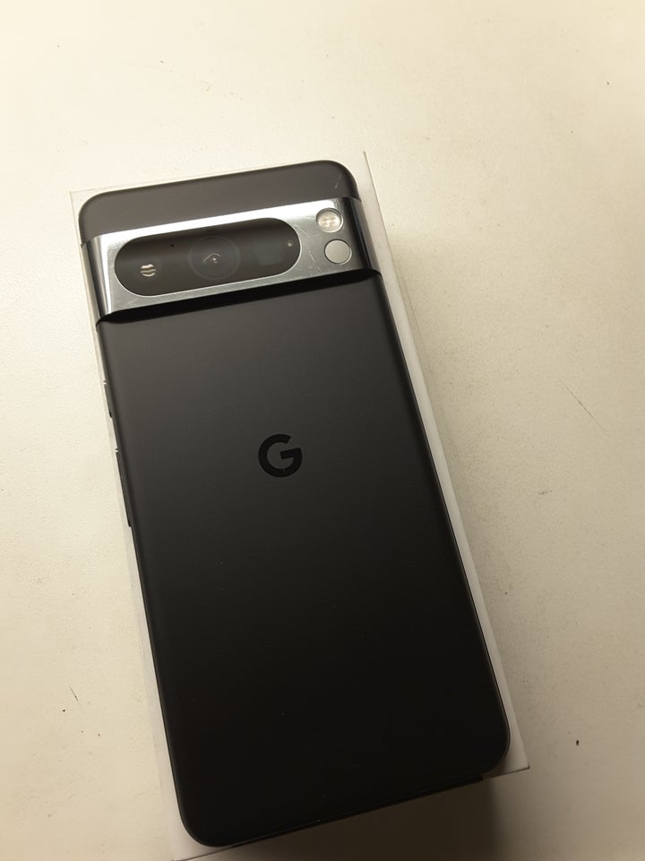 Google PIXEL 8 PRO MED PIXEL WATCH 2