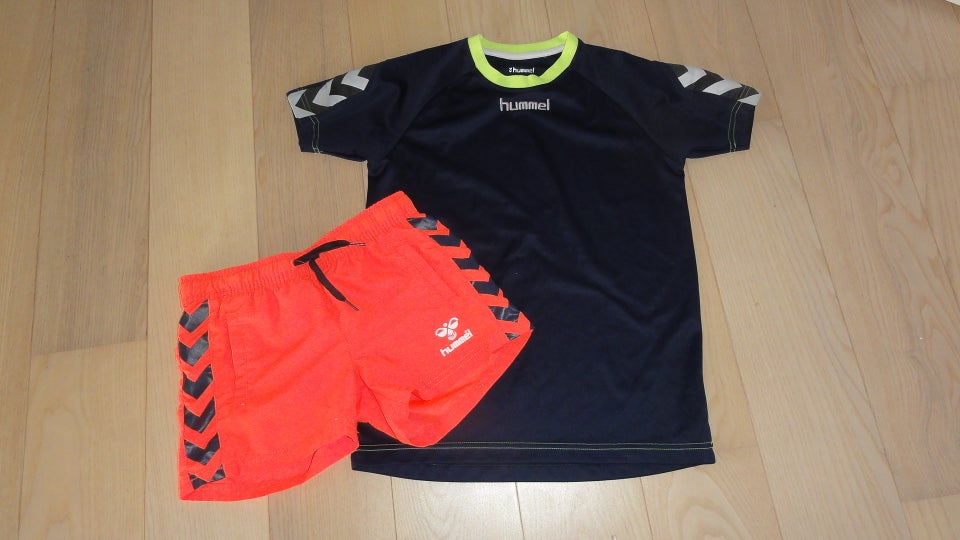 Sportstøj, HUMMEL Shorts og bluse,