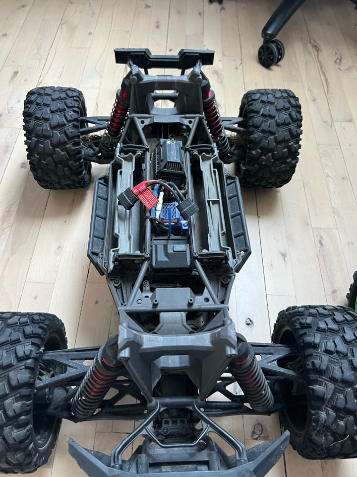 Fjernstyret bil, Traxxas X-Maxx og