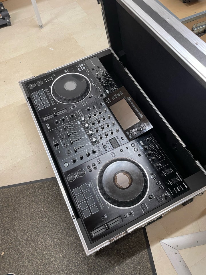 Pioneer XDJ-XZ, Pioneer Dj XDJ-XZ