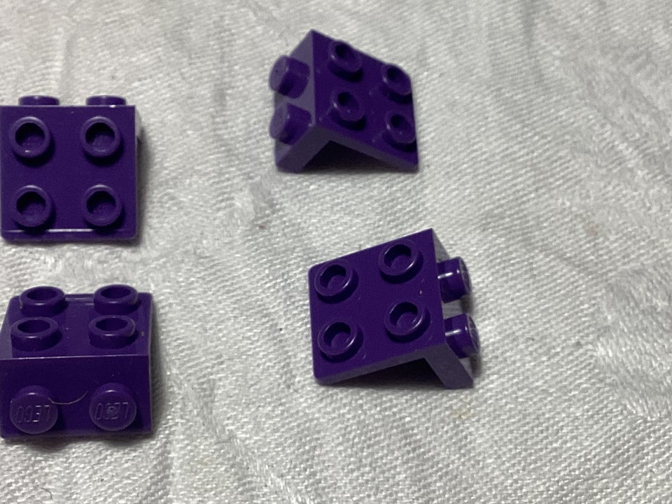 Lego andet, Dark Purple Bracket 1 x 2