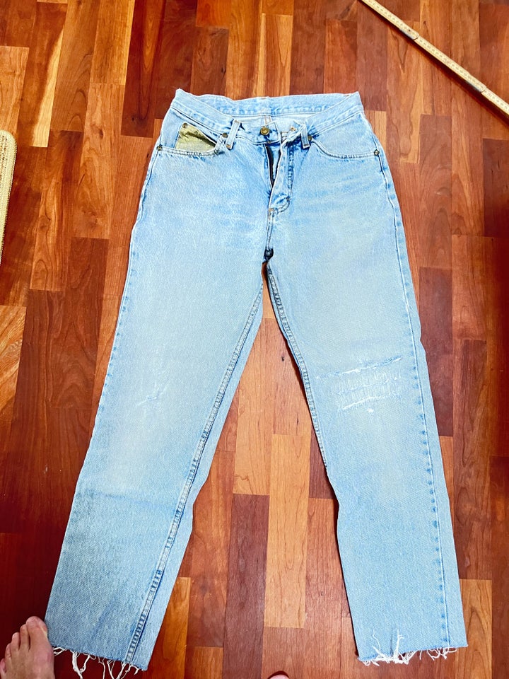 Jeans, Lewis, str. 30