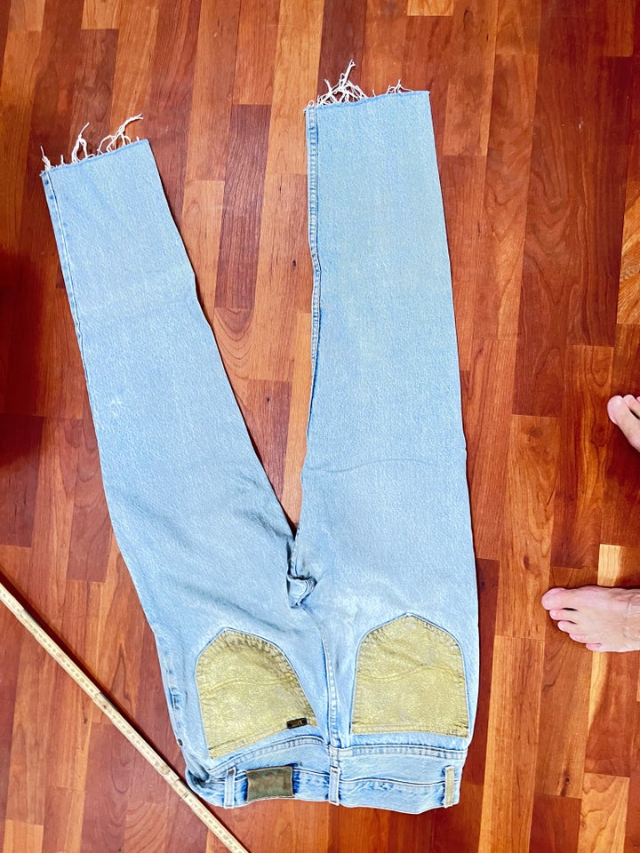 Jeans, Lewis, str. 30