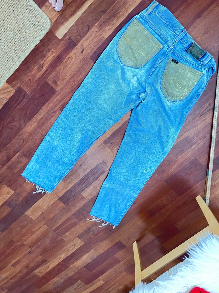 Jeans, Lewis, str. 30