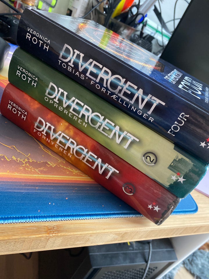 Divergent bøger, Veronica Roth,