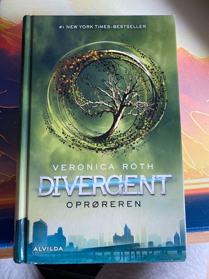 Divergent bøger, Veronica Roth,