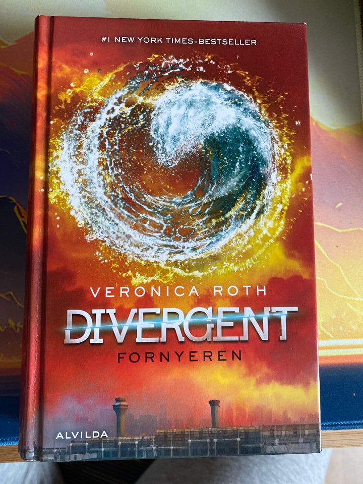 Divergent bøger, Veronica Roth,