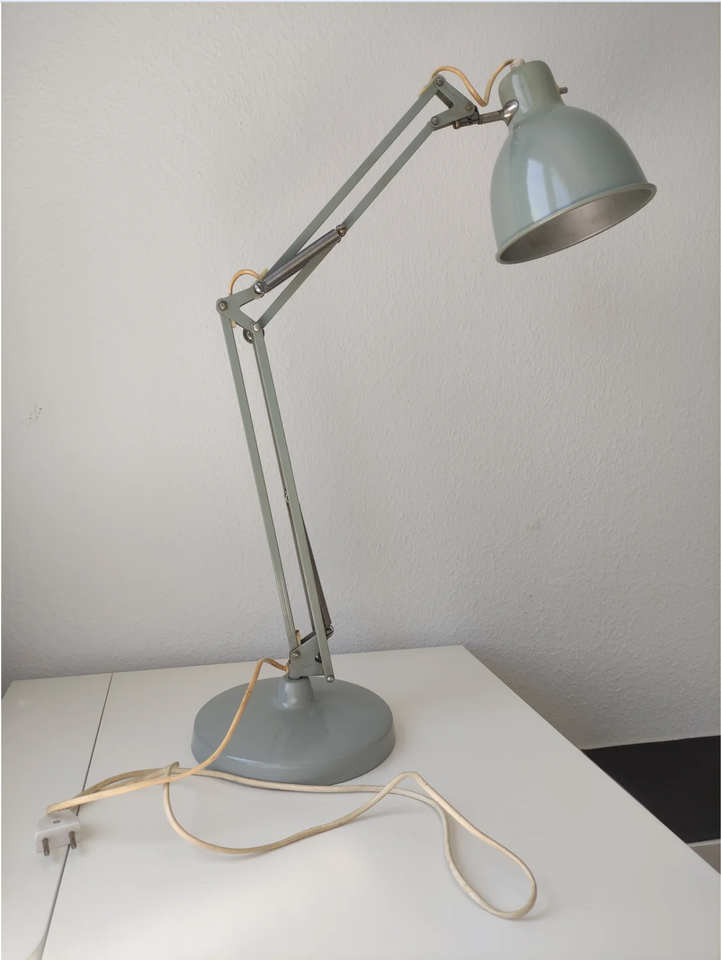 Anden arkitekt, Arkitektlampe,