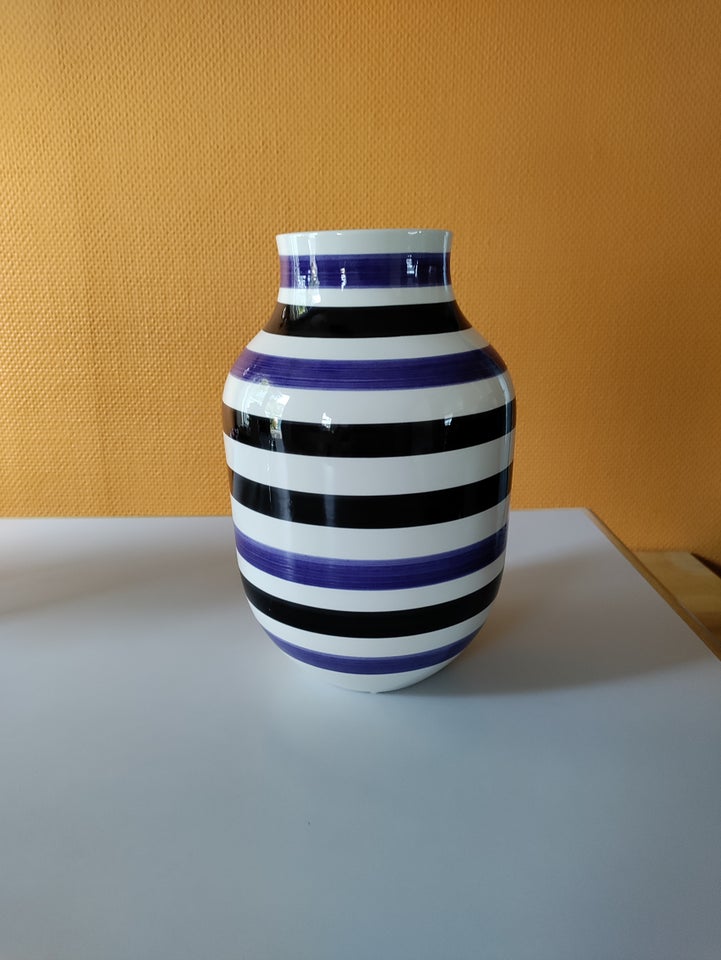 Omaggio vase, Kahler