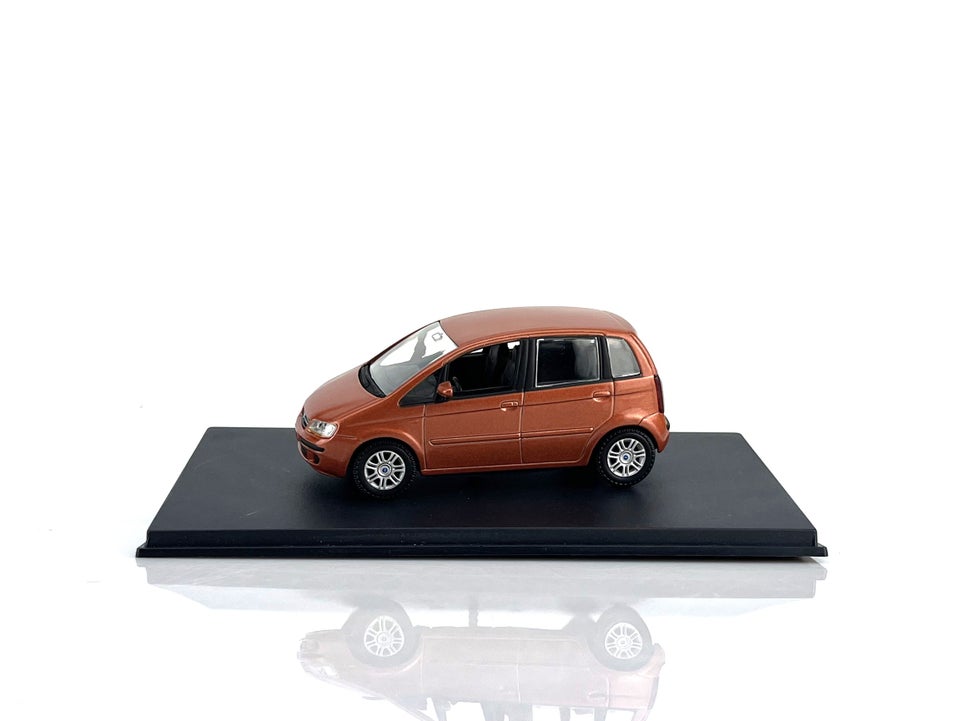 Modelbil Fiat Idea Norev