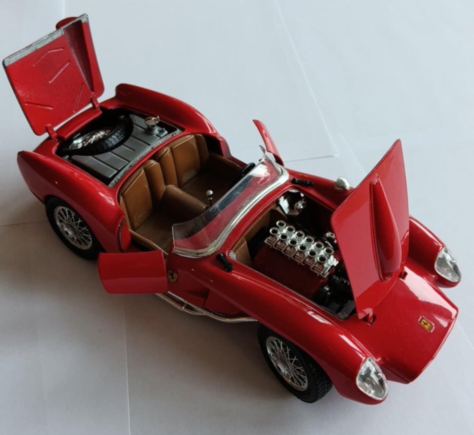 Modelbil, Burago Ferrari, skala