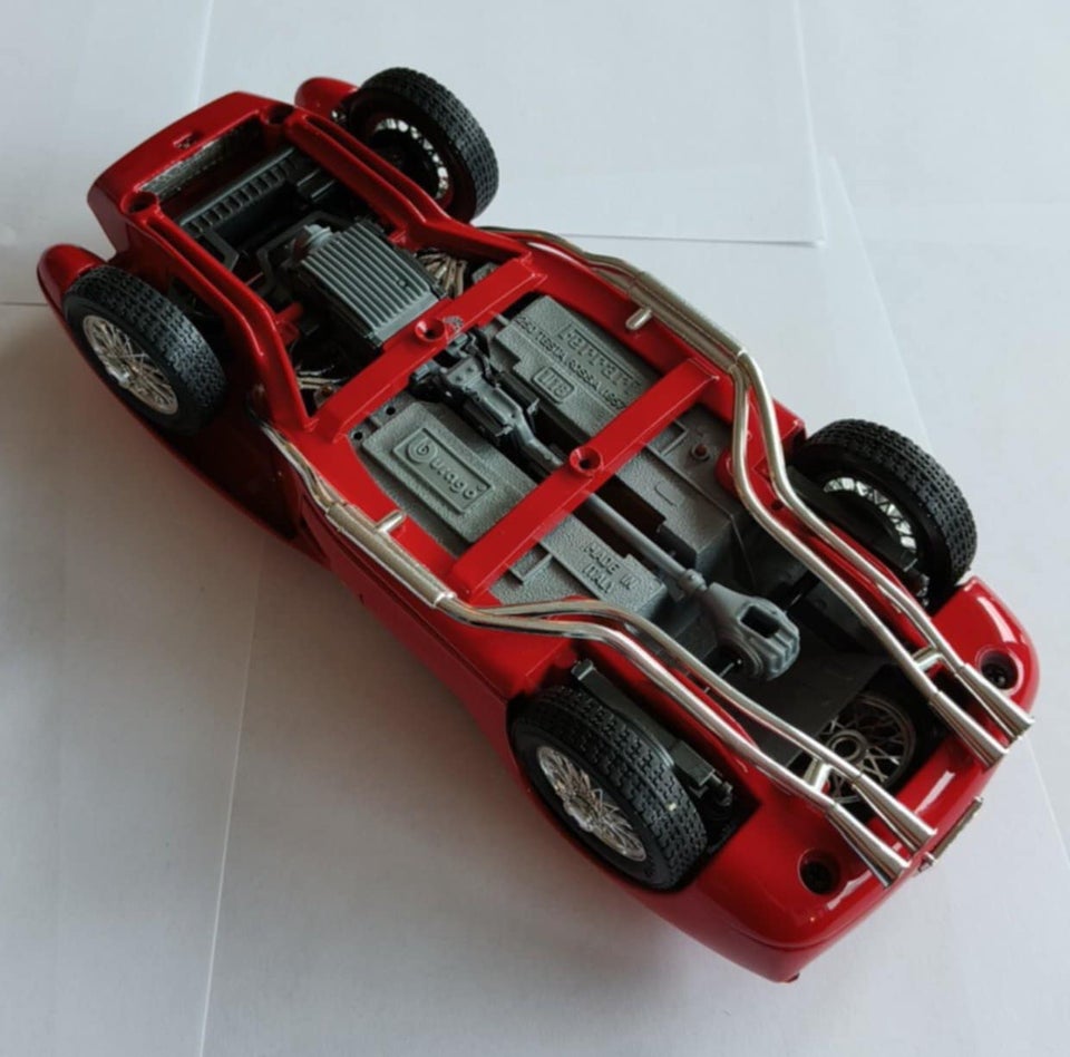 Modelbil, Burago Ferrari, skala