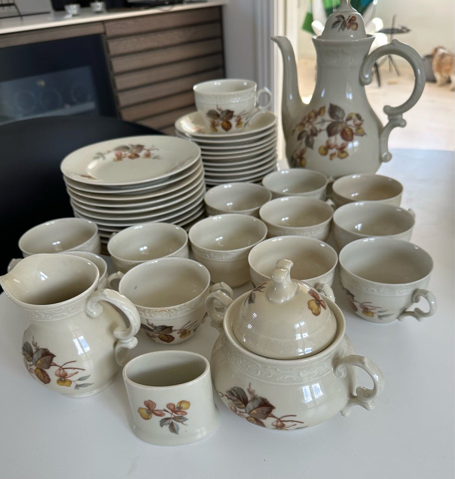 Porcelæn, Kaffestel til 12