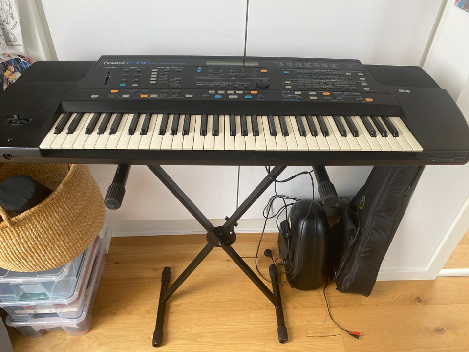 Keyboard, Roland E-86 Intelligent