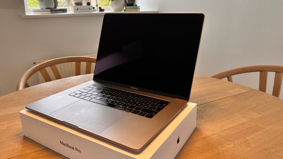 MacBook Pro Pro 15 God