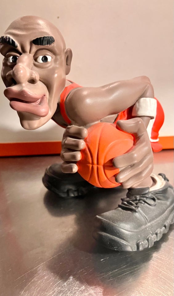 Keramik, Basketball player