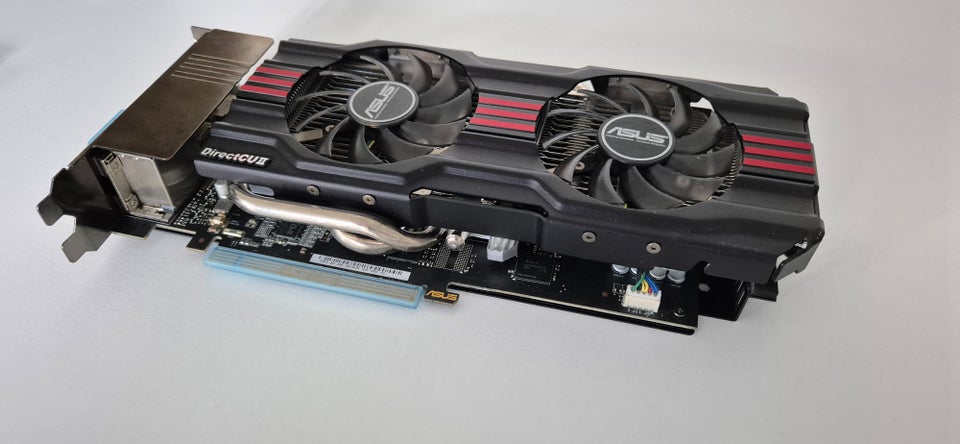 Gtx 670 Asus 2 GB RAM God