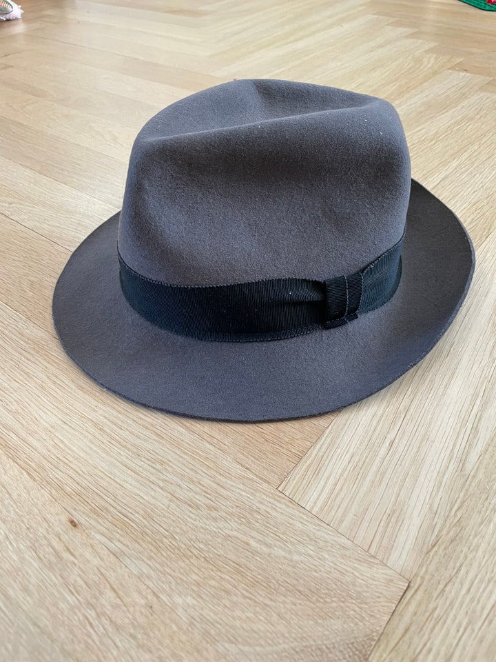 Hat, 59