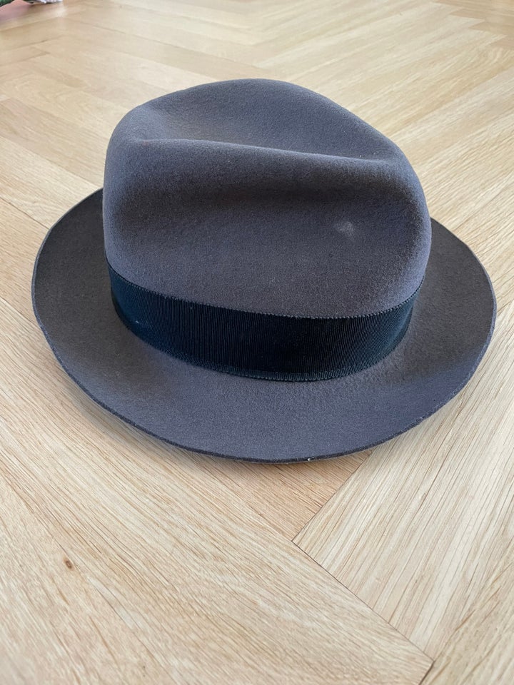 Hat, 59