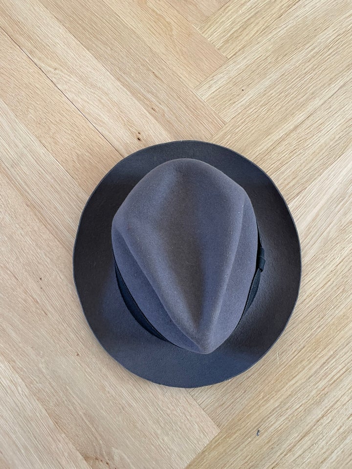 Hat, 59