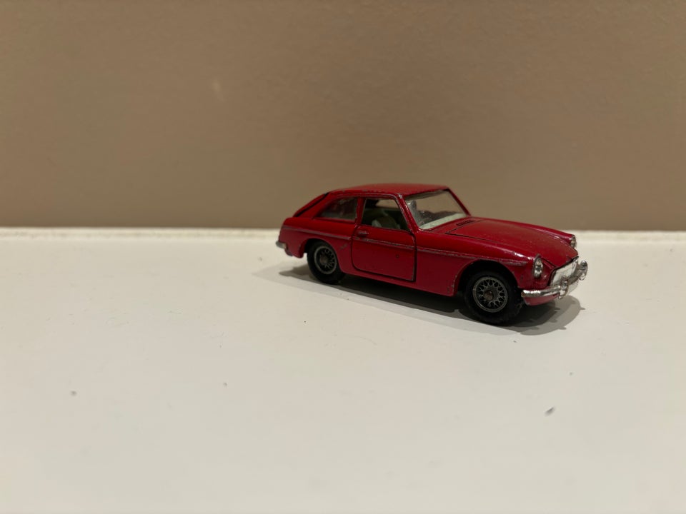 Modelbil, Corgi MGB GT, skala 1:43