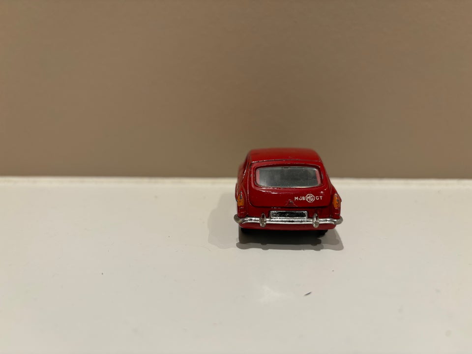 Modelbil, Corgi MGB GT, skala 1:43