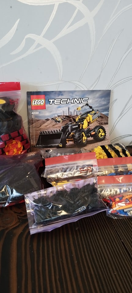 Lego Technic, 42081 Volvo concept